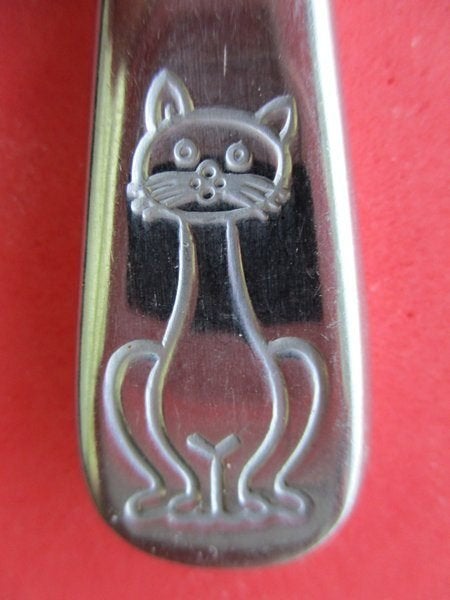 (KB5465) Kinderbestek Poes zittend mes, Ophalen of Verzenden, Gebruikt