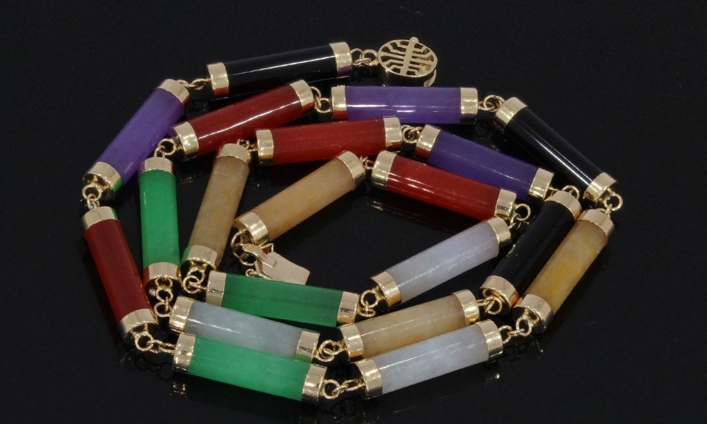 Jade nefriet ketting kleurrijk 14k gouden slot fraai dames, Voordeelsieraden, Ophalen of Verzenden, Zo goed als nieuw, Met edelsteen