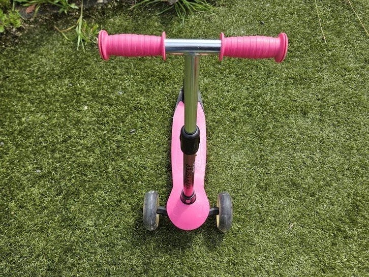 Roze step voor kinderen - Happy Step Lifegoods, Ophalen of Verzenden, Gebruikt, Gewone step, Happy Step Lifegoods