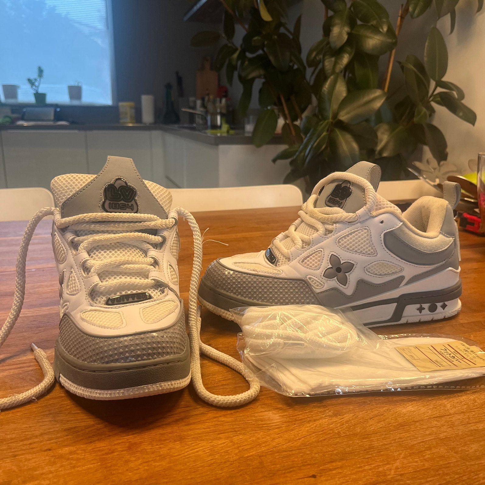 Lv skate, Verzenden, Wit, Sneakers of Gympen, Zo goed als nieuw