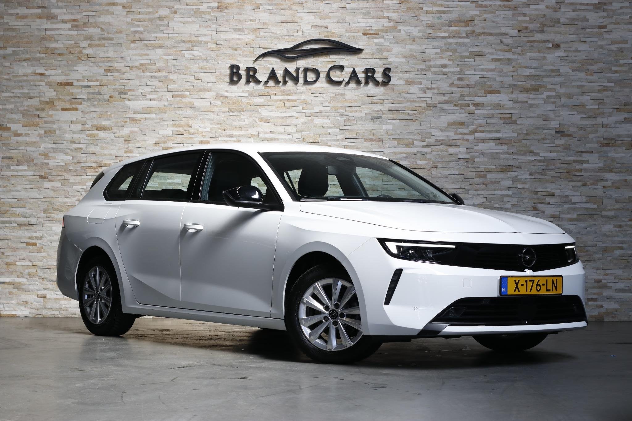 Opel Astra Sports Tourer 1.2 Level 2 | CAMERA | DISTR. VV |, Voorwielaandrijving, Stof, Gebruikt, 1199 cc