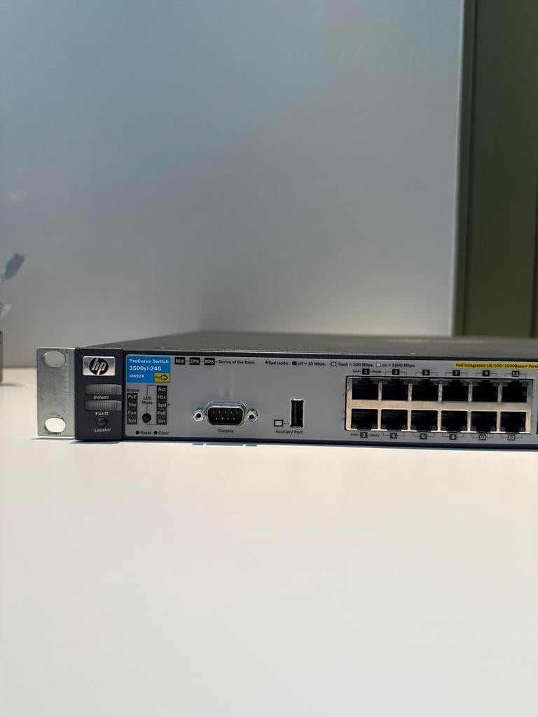 HP ProCurve Switch 3500yl-24G J9450A, Computers en Software, Netwerk switches, Ophalen of Verzenden, Gebruikt