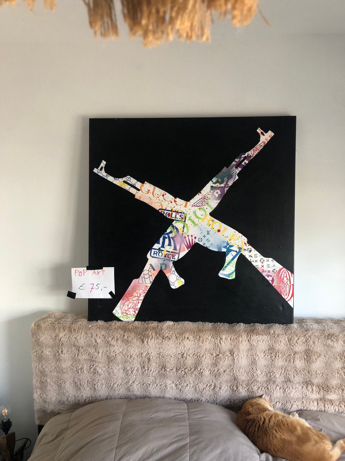 Pop Art Schilderij met Gekruiste Geweren en Merken, Acrylverf, Overig onderwerp, Handgeschilderd, Ophalen of Verzenden