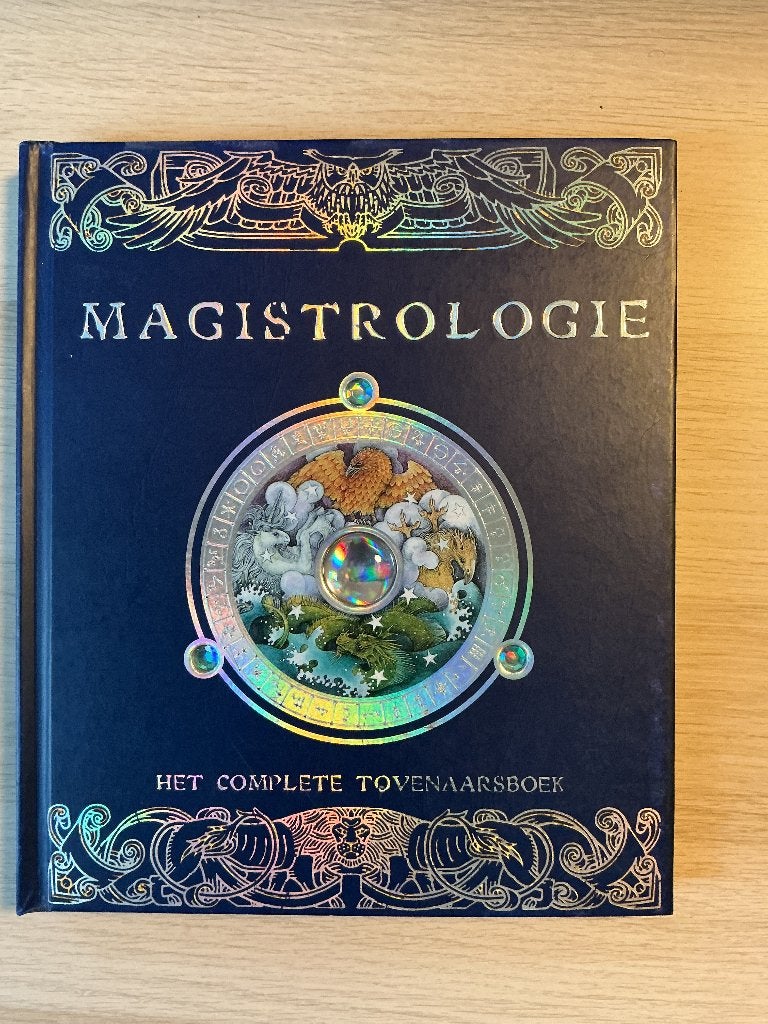 Boek Magistologie, vol interactieve pop-up fincties, Boeken, Prentenboeken en Plaatjesalbums, Ophalen of Verzenden, Gelezen, Prentenboek