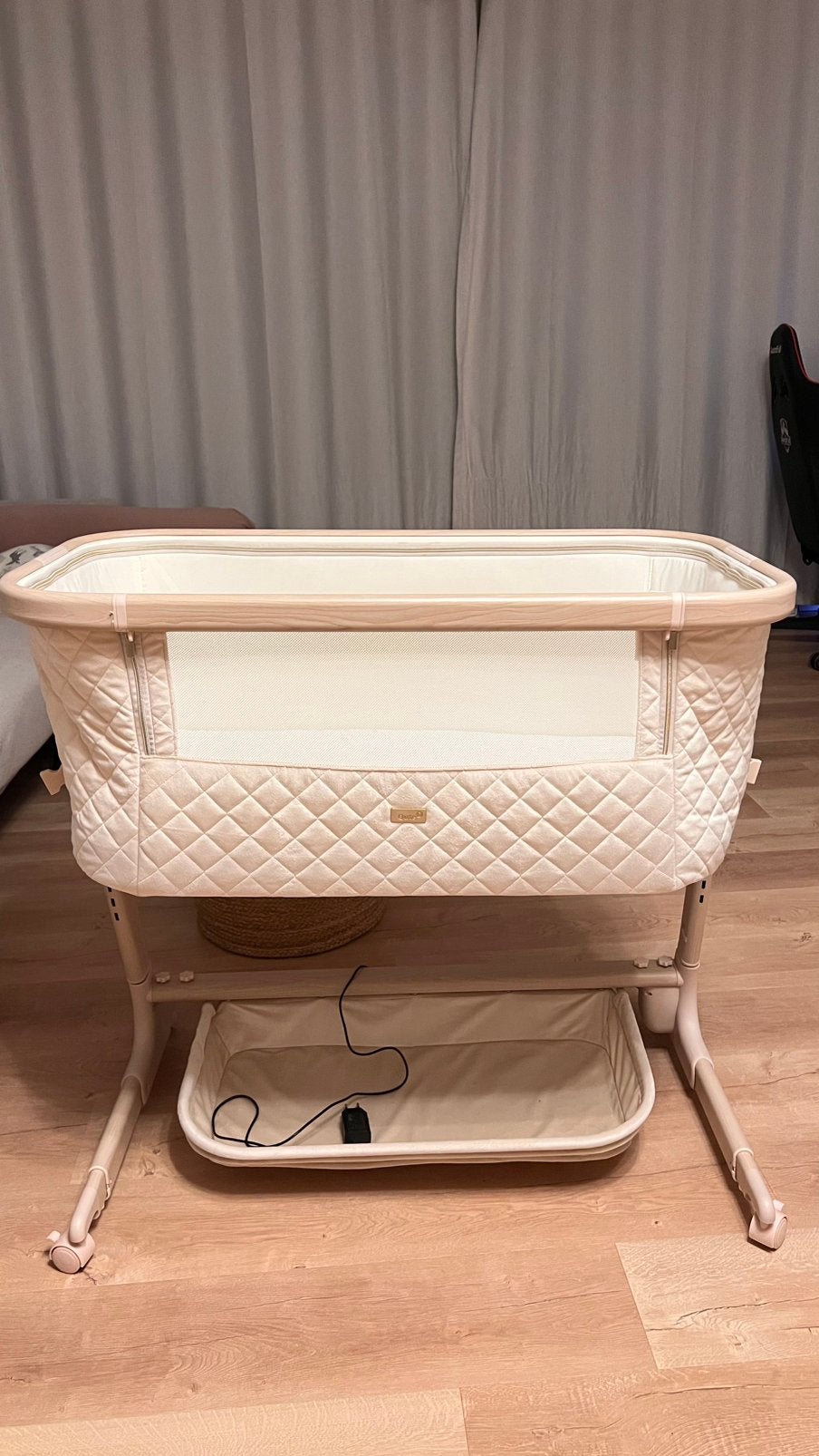Qute Q-Wiggle Wieg Electric Co-Sleeper - Cream, Ophalen, Zo goed als nieuw, Wieg