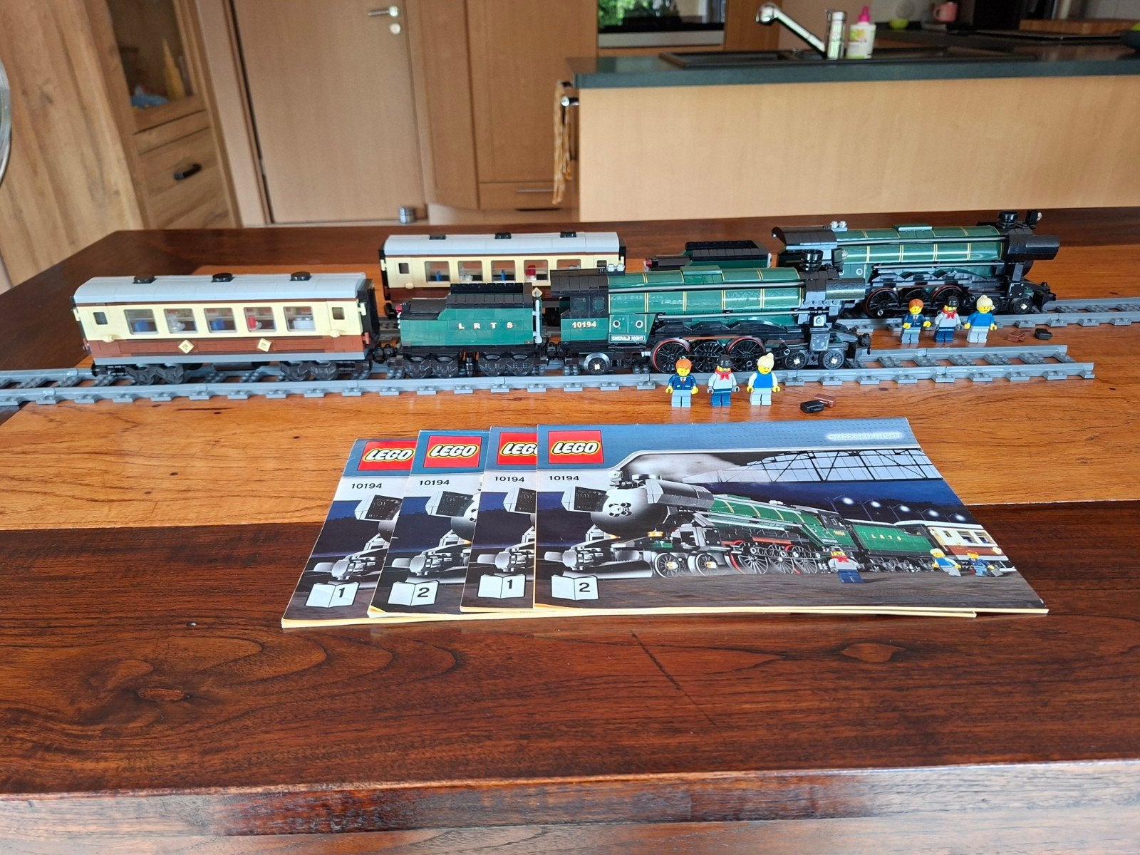 LEGO TREIN 10194 EMERALD NIGHT TRAINS, Compleet, Lego, Ophalen of Verzenden, Zo goed als nieuw