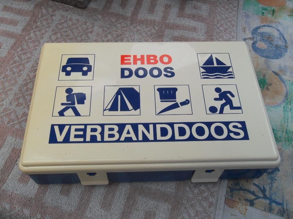 oude EHBO-kist/ verbanddoos, Ophalen of Verzenden