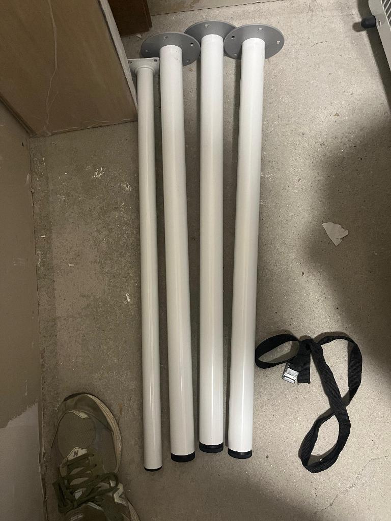 Metalen tafelpoten 4 stuks, 3 aparte en 1 andere diameter, Ophalen, Tafelpoot, Minder dan 50 cm, Gebruikt