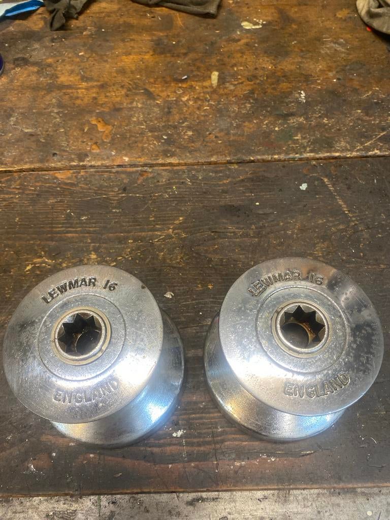 Lewmar 16 Lier (2 stuks) - Handmatige Lieren voor Boot, Ophalen of Verzenden, Gebruikt, Minder dan 15 m²
