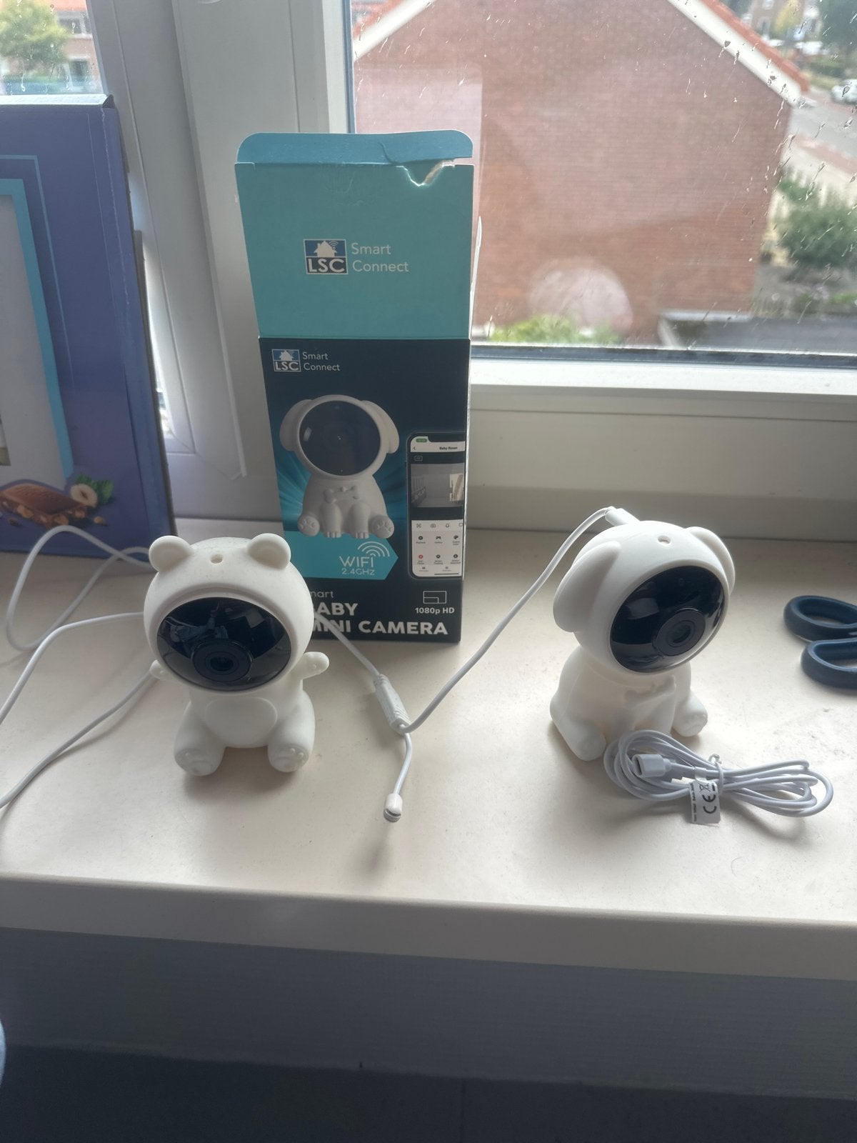 2x LSC Smart Connect Baby Mini Camera - 1 kabeltje ontbreekt, Ophalen of Verzenden, Gebruikt, 250 meter of meer, Camera
