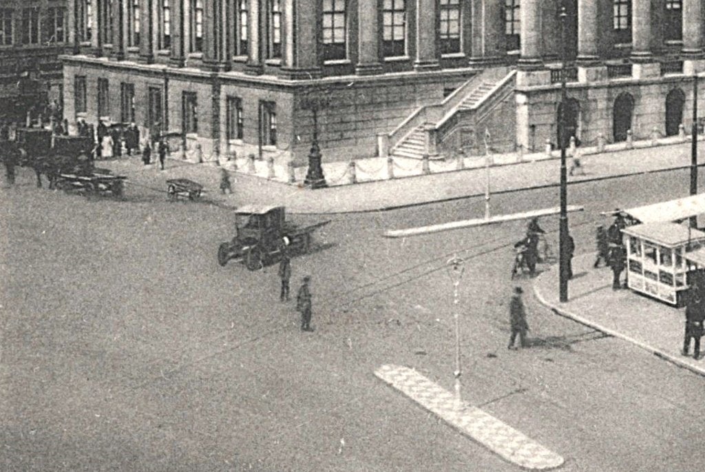 968641 Groningen Groote Markt Tram 1937 Gelopen mt postzegel, Ophalen of Verzenden, 1920 tot 1940, Gelopen, Groningen