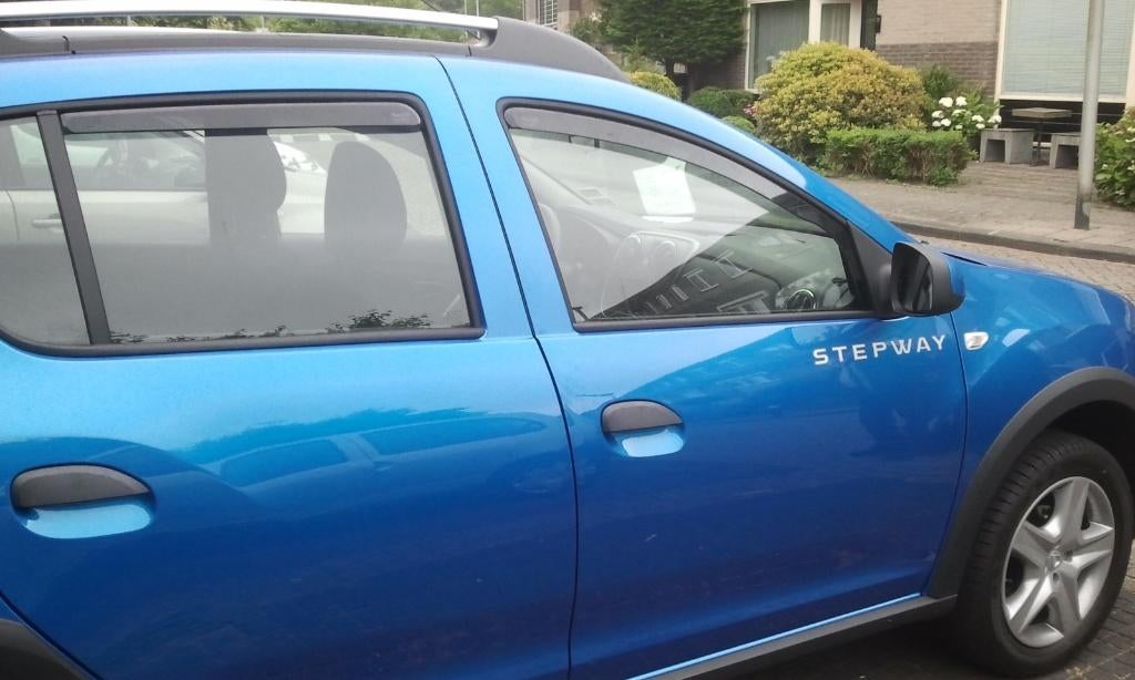 Dacia Sandero Stepway zijwindschermen smoke raamspoilers, Ophalen of Verzenden, Nieuw