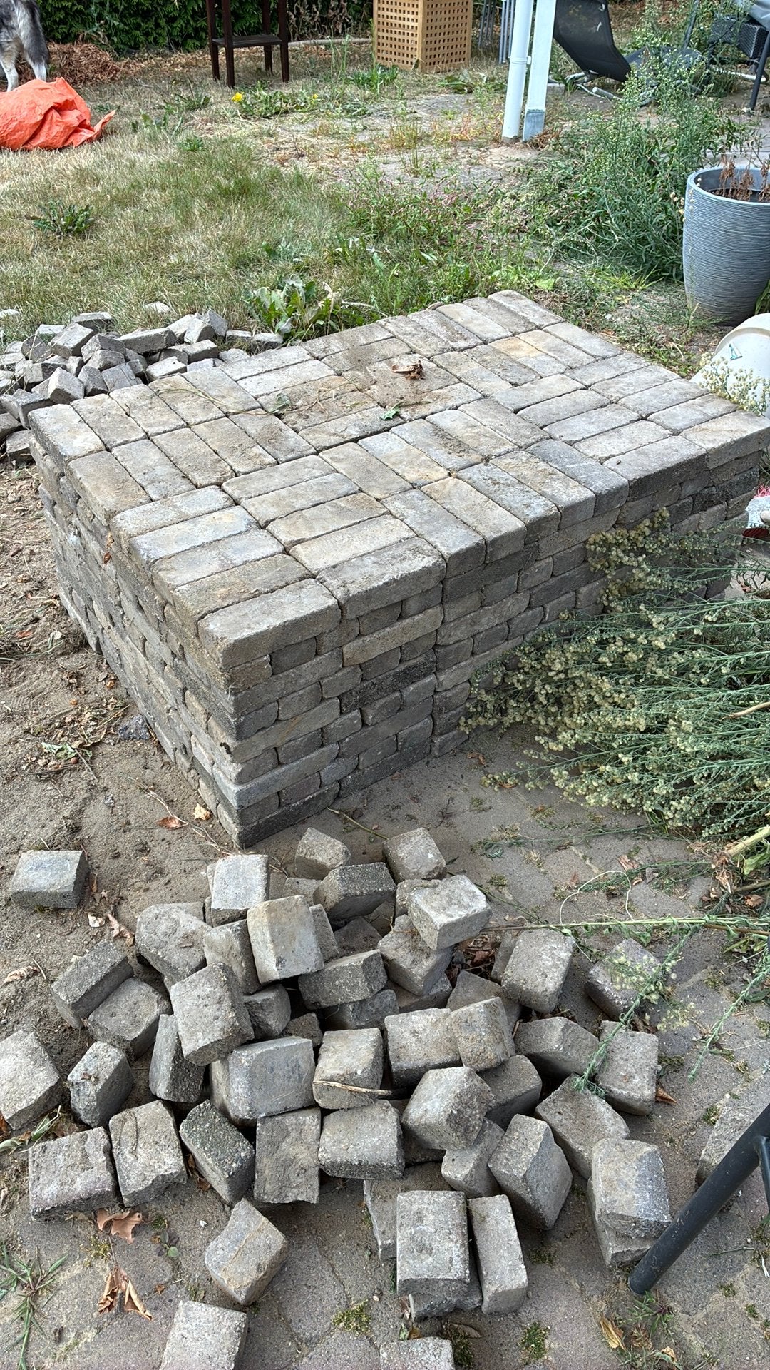 Gebruikte betonnen klinkers voor tuin of oprit +- 9m2, Ophalen, Gebruikt, Klinkers, 5 tot 10 m²