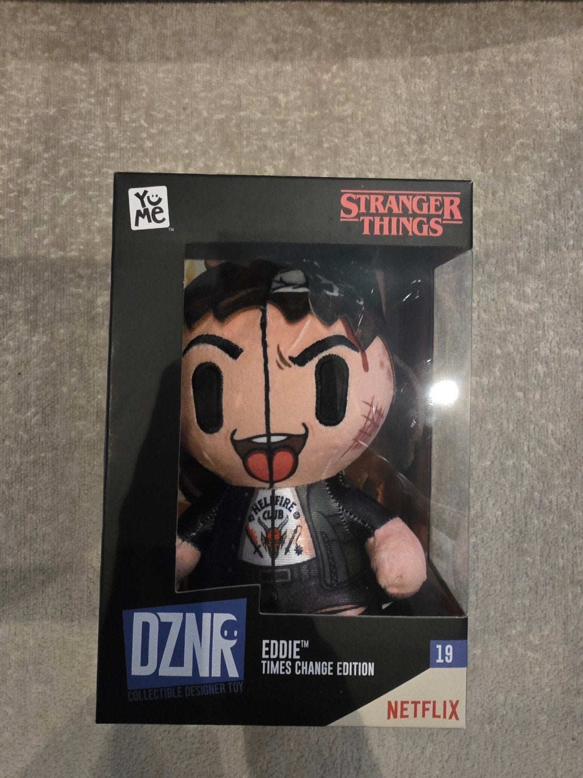 Stranger Things Eddie Munson Knuffel YuMe DZNr Netflix, Verzamelen, Poppetjes en Figuurtjes, Ophalen of Verzenden, Nieuw