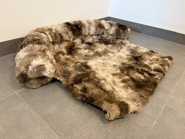 Heerlijk Luxe Pelsbarn hondenkleed, Ophalen of Verzenden, Zo goed als nieuw, Stof