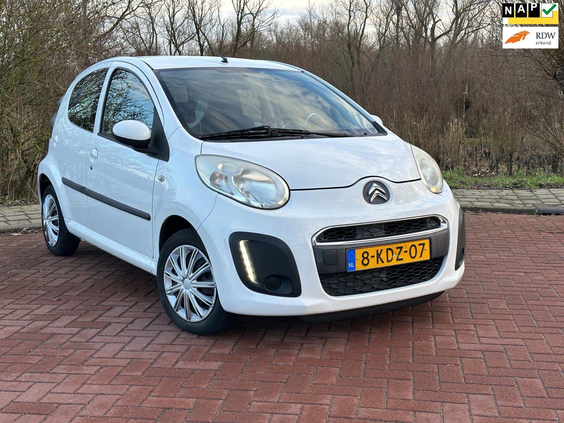 Citroen C1 1.0 Collection CarPlay Groot/NAP/AIRCO/LED/Dealer, Voorwielaandrijving, Gebruikt, 4 stoelen, C1