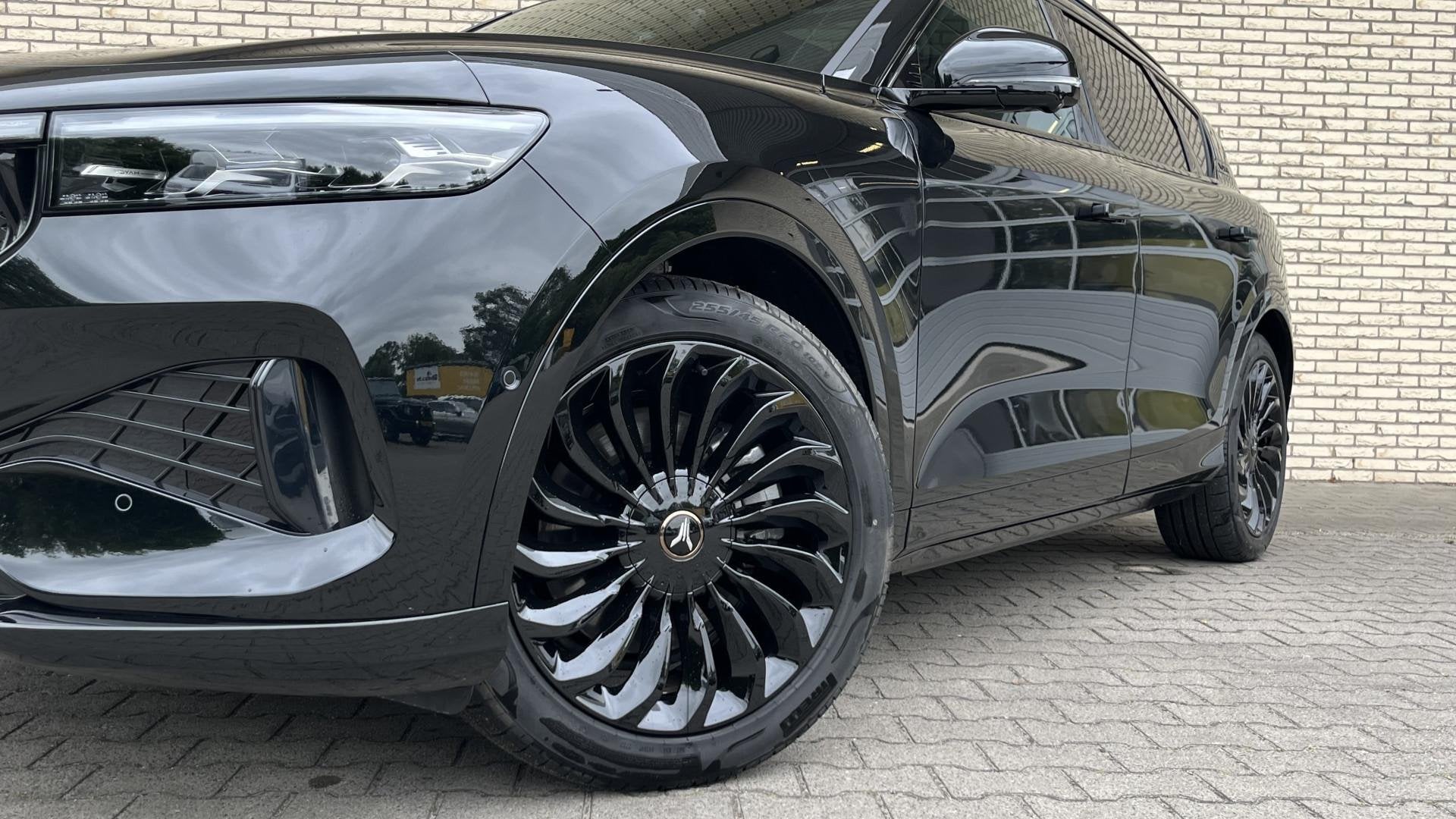 Voyah Free 4WD 106 kWh Business Trekhaak Black Line l Zwarte, Auto's, Voyah, Automaat, 12 maanden, Gebruikt, Zwart