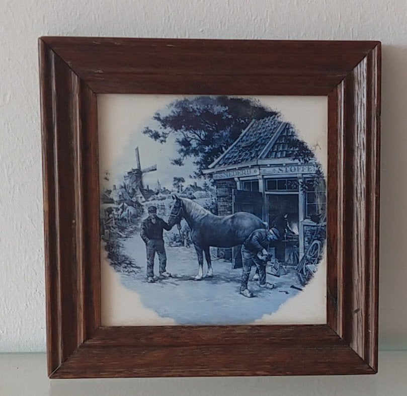 siertegel ingelijst,  de hoefsmid, volgnr 37, Ophalen of Verzenden