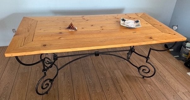 Mooie eettafel / tafel, met houten blad en stalen sierframe, Gebruikt, 50 tot 100 cm, Vijf personen of meer, 150 tot 200 cm