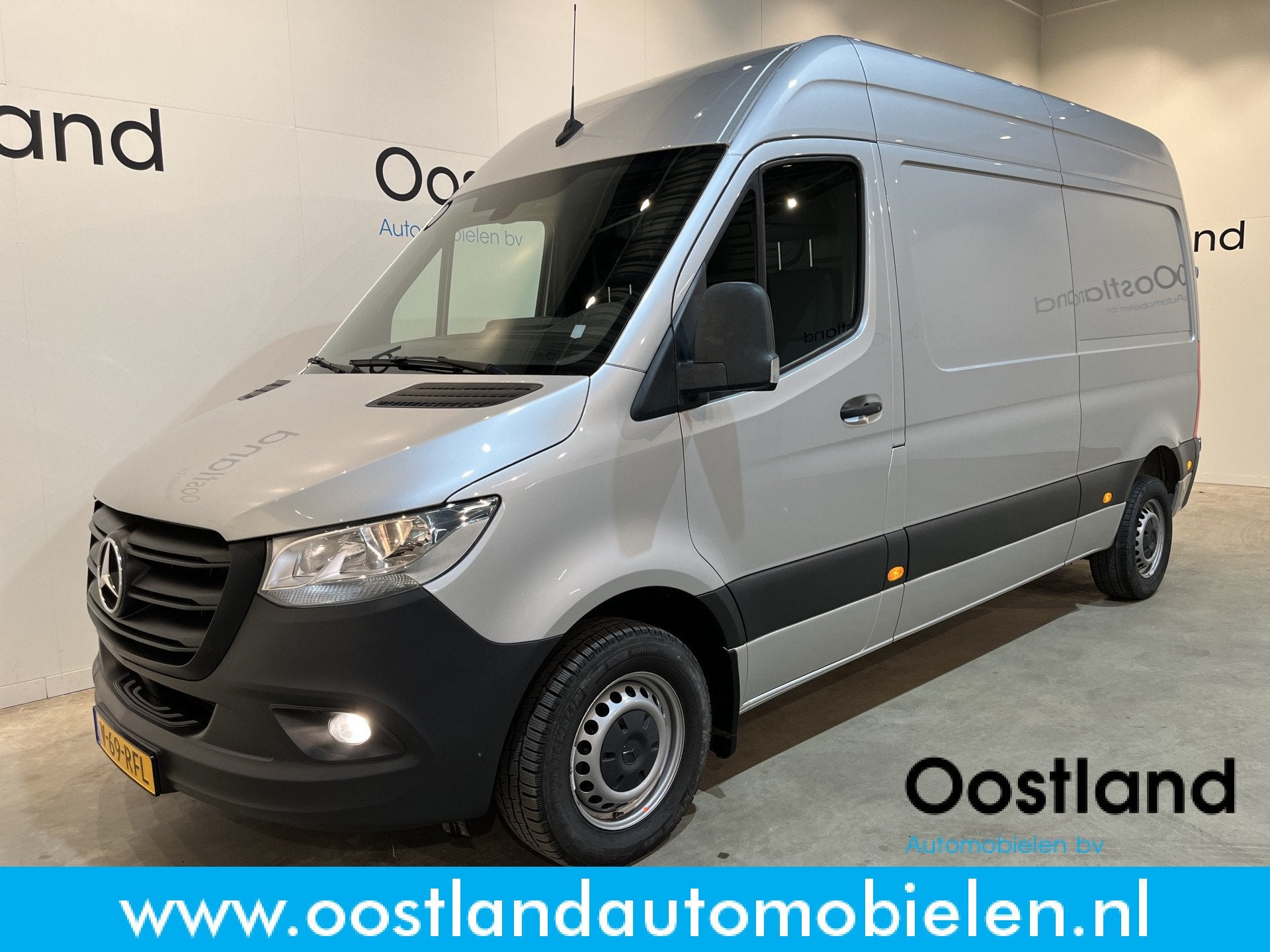 Mercedes-Benz Sprinter 315 CDI L2H2 / Euro 6 / Airco / Cruis, Auto's, Voorwielaandrijving, Start-stop-systeem, Stof, Gebruikt