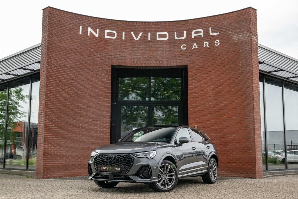 Audi Q3 Sportback 45 TFSI e S Edition ACC Trekhaak Matrix Pa, Gebruikt, Automatische klimaatregeling, Hybride Elektrisch/Benzine
