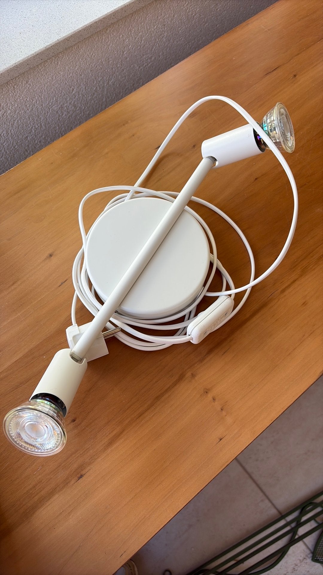 Ikea witte lamp met 2 spots voor wand of plafond, Ophalen of Verzenden, Zo goed als nieuw