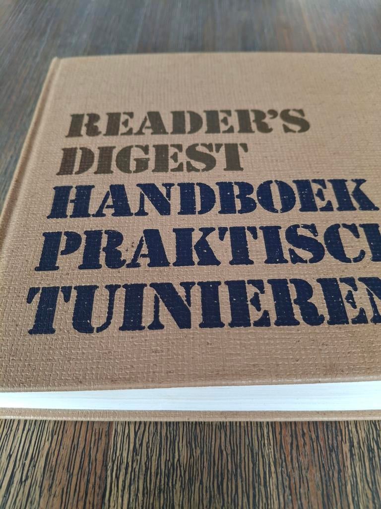 Reader's Digest Handboek Praktisch Tuinieren, Ophalen of Verzenden, Zo goed als nieuw, Reader's Digest, Tuinieren en Tuinplanten