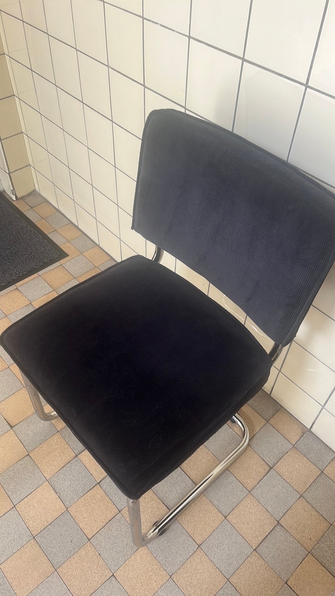 Zuiver ridge rib stoel zwart €50, Ophalen, Gebruikt, Zwart, Eén