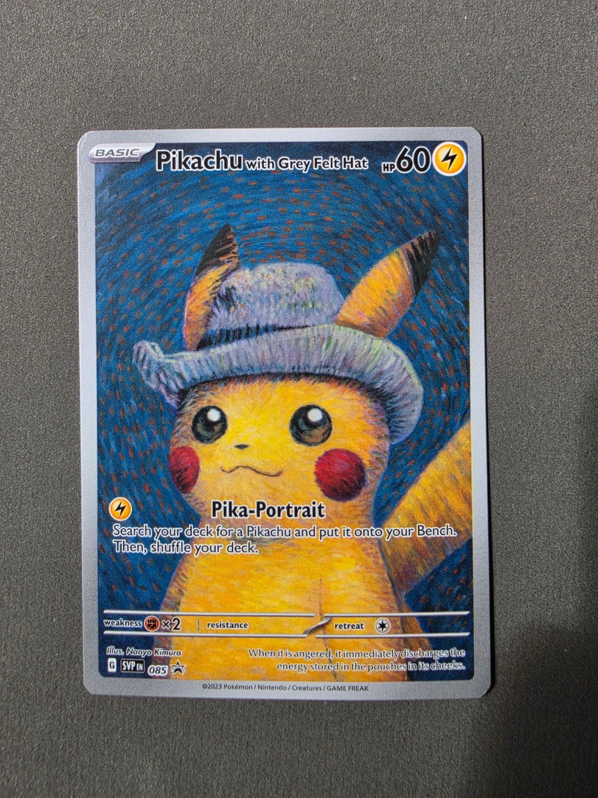 Pikachu Grey Felt Hat, Hobby en Vrije tijd, Verzamelkaartspellen | Pokémon, Ophalen of Verzenden