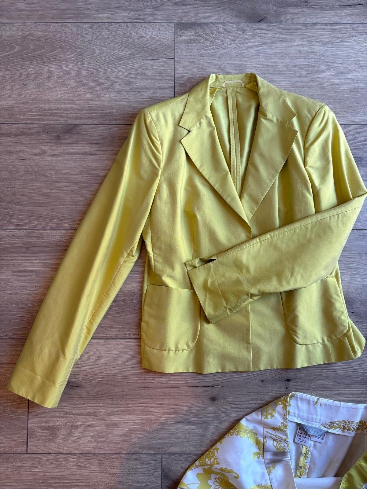 Ongedragen Zijden Max Mara blazer maat 44, Kleding | Dames, Geel, Maat 42/44 (L), Ophalen of Verzenden, Zo goed als nieuw