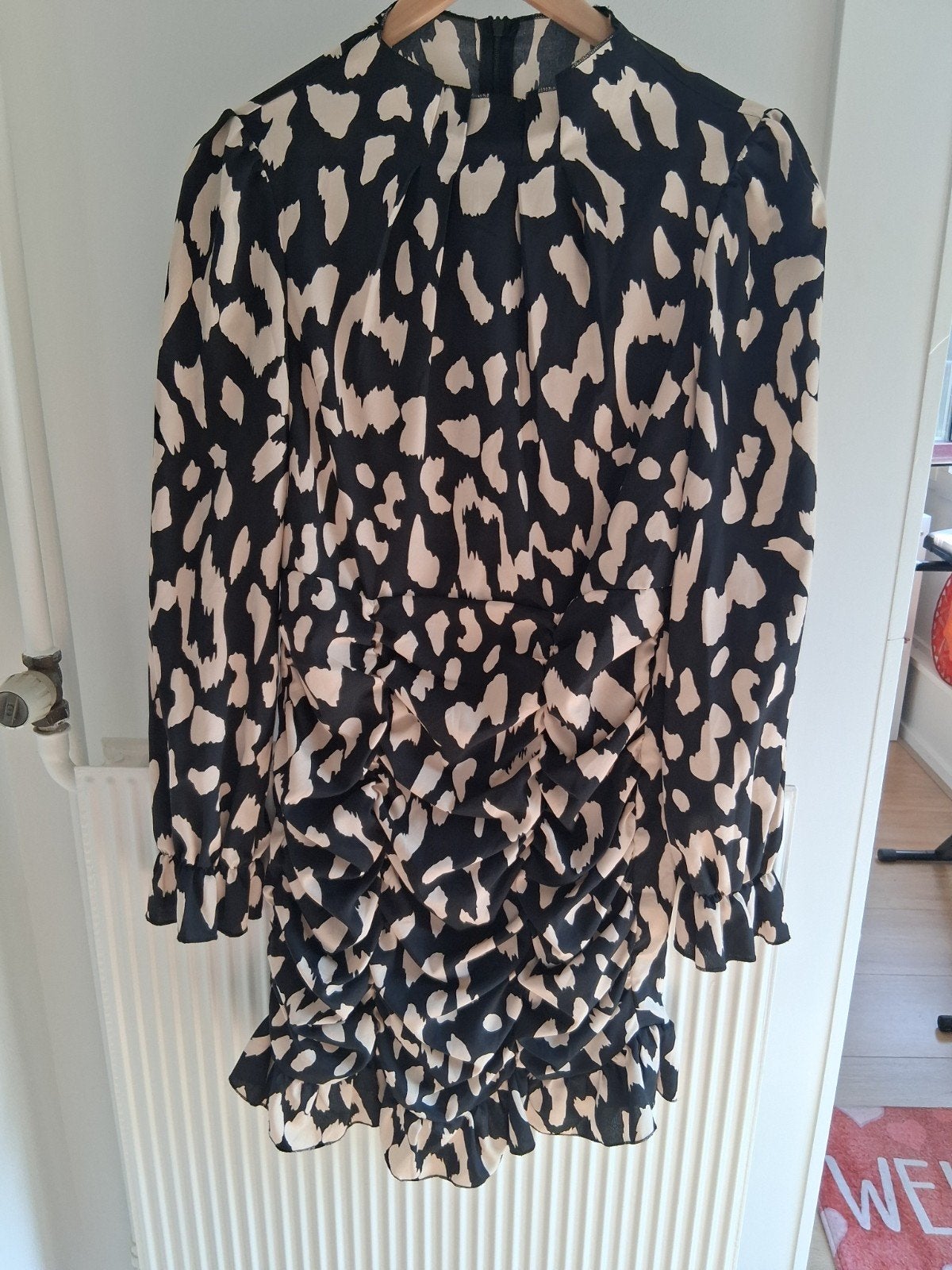 Leuke zwart witte jurk van Shein!, Maat 38/40 (M), Meerkleurig, Nieuw, Ophalen of Verzenden