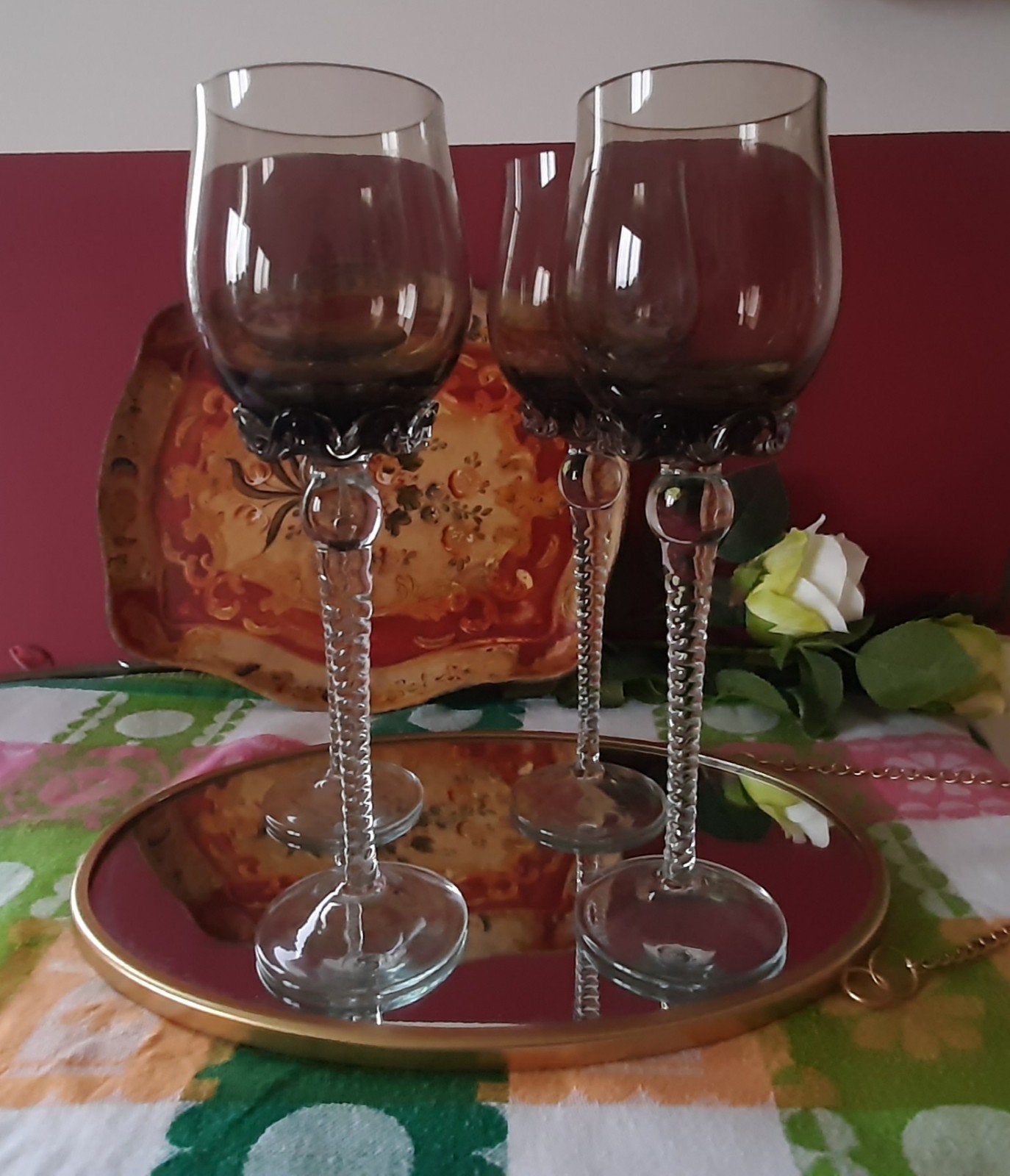 4 elegante glazen op fraai gedraaide voet, Ophalen of Verzenden, Zo goed als nieuw, Overige typen