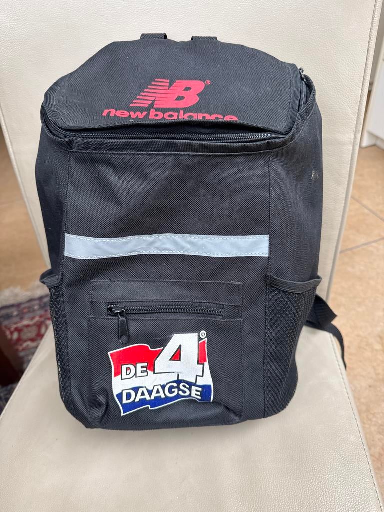 New Balance De 4Daagse Rugzak - Zwart, Overige merken, Ophalen of Verzenden, 30 tot 45 cm, Minder dan 25 cm