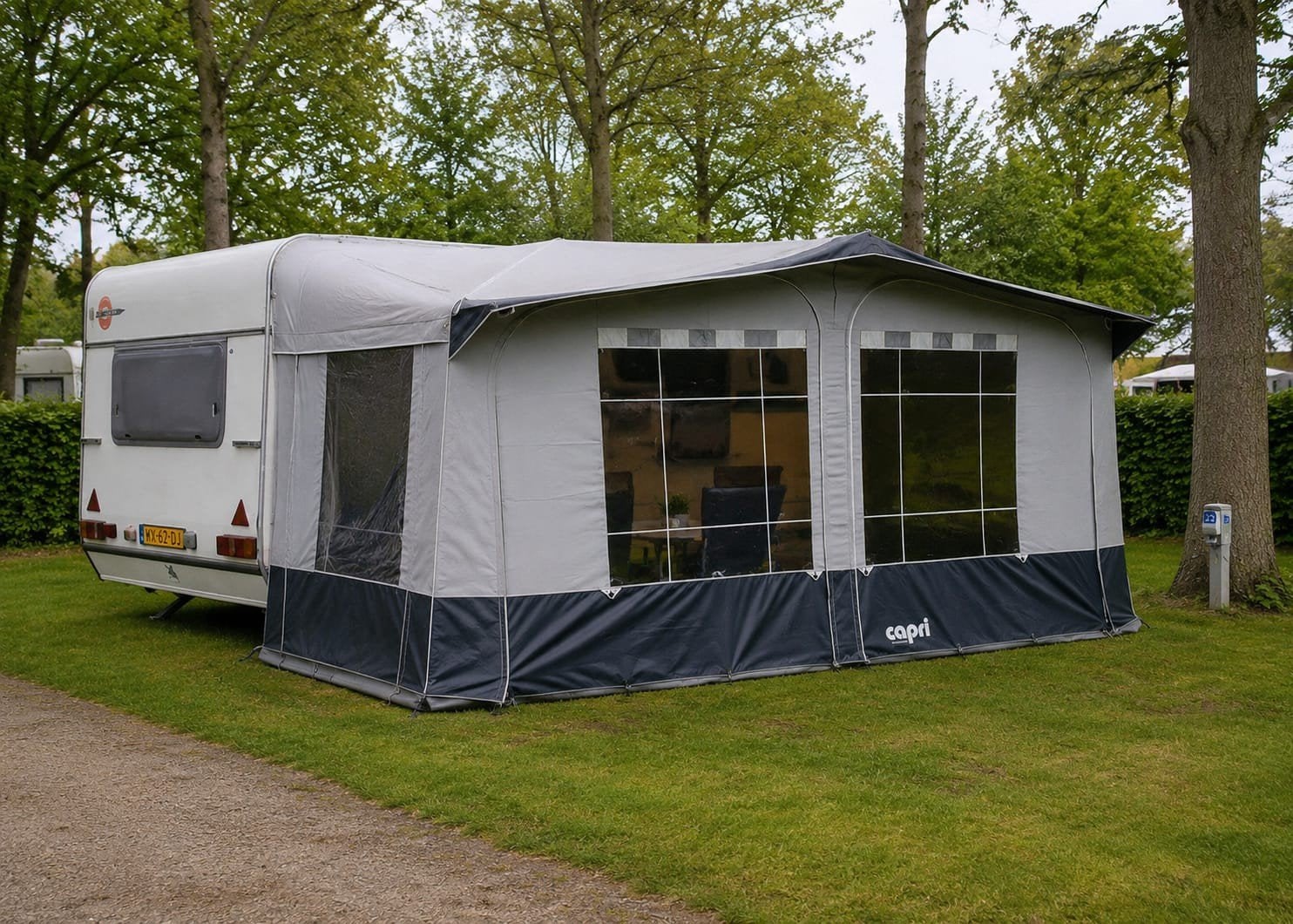 Bürstner Club 3-persoons caravan met luifel en voortent, Caravans en Kamperen, Caravans, Omvormbare zithoek, Tot en met 3, Particulier