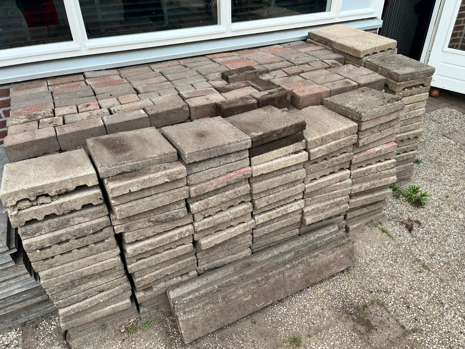 Stoeptegels en gebakken klinkers (gratis af te halen), Ophalen