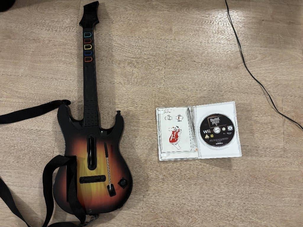 Guitar hero + Guitar hero 5, Spelcomputers en Games, Muziek, Gebruikt, 1 speler, Ophalen of Verzenden