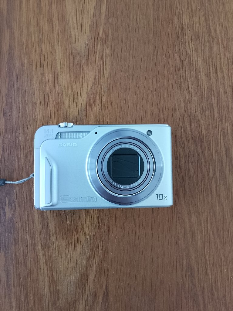 Casio exilim ex-115 10x optische zoom met accu lader., Ophalen, Zo goed als nieuw, Overige Merken, 8 keer of meer