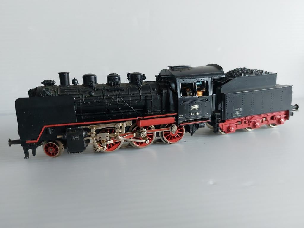Märklin 3003 H0 BR24 stoomloc met tender DB 24 058, Hobby en Vrije tijd, Modeltreinen | H0, Arnold, Gebruikt, Ophalen of Verzenden
