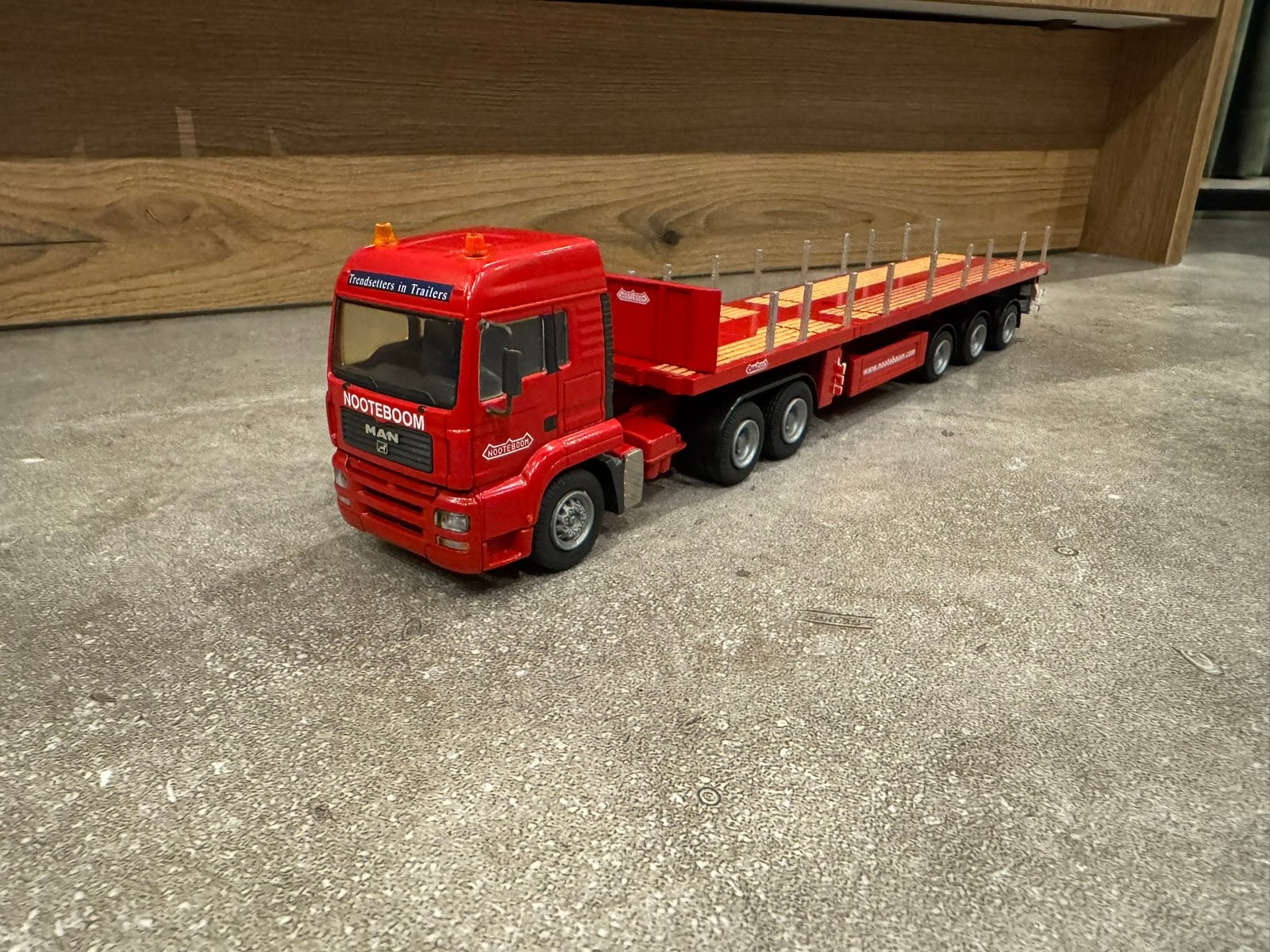 MAN TGS + Nooteboom tripple schuif trailer origineel!, Ophalen, Zo goed als nieuw, Bus of Vrachtwagen, Conrad