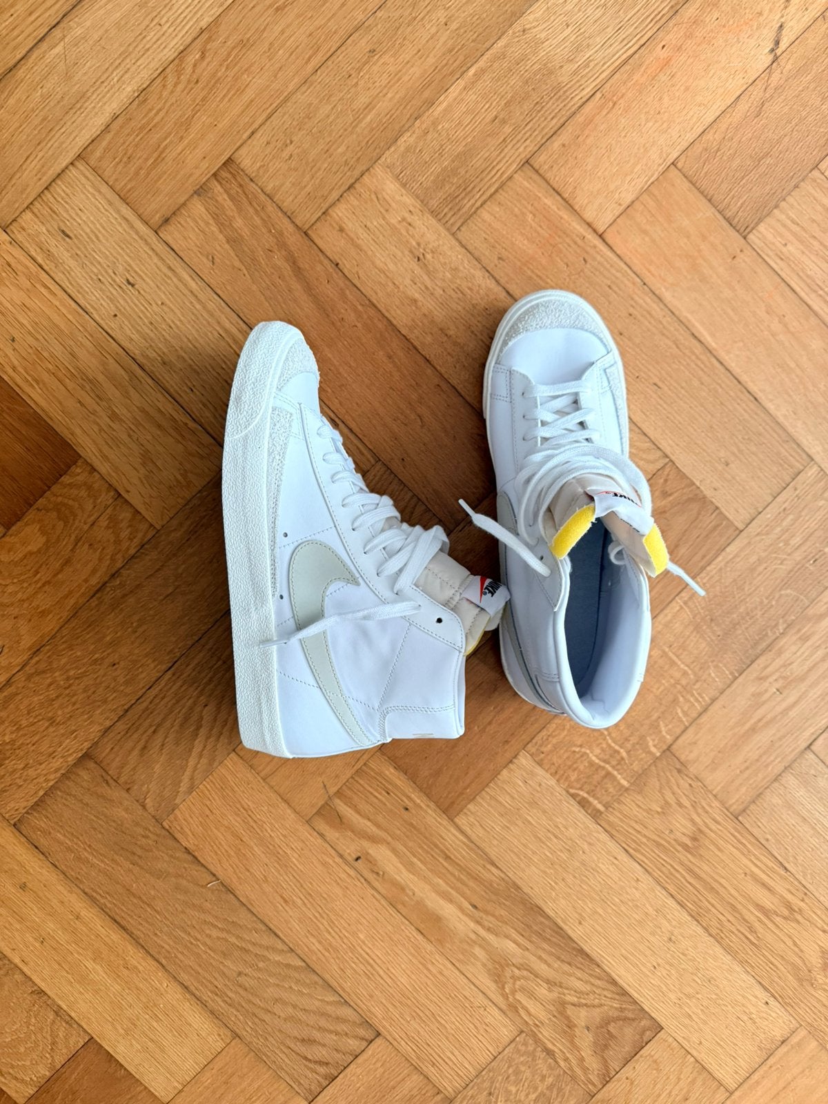 Nike blazers, Wit, Ophalen of Verzenden, Sneakers of Gympen, Zo goed als nieuw