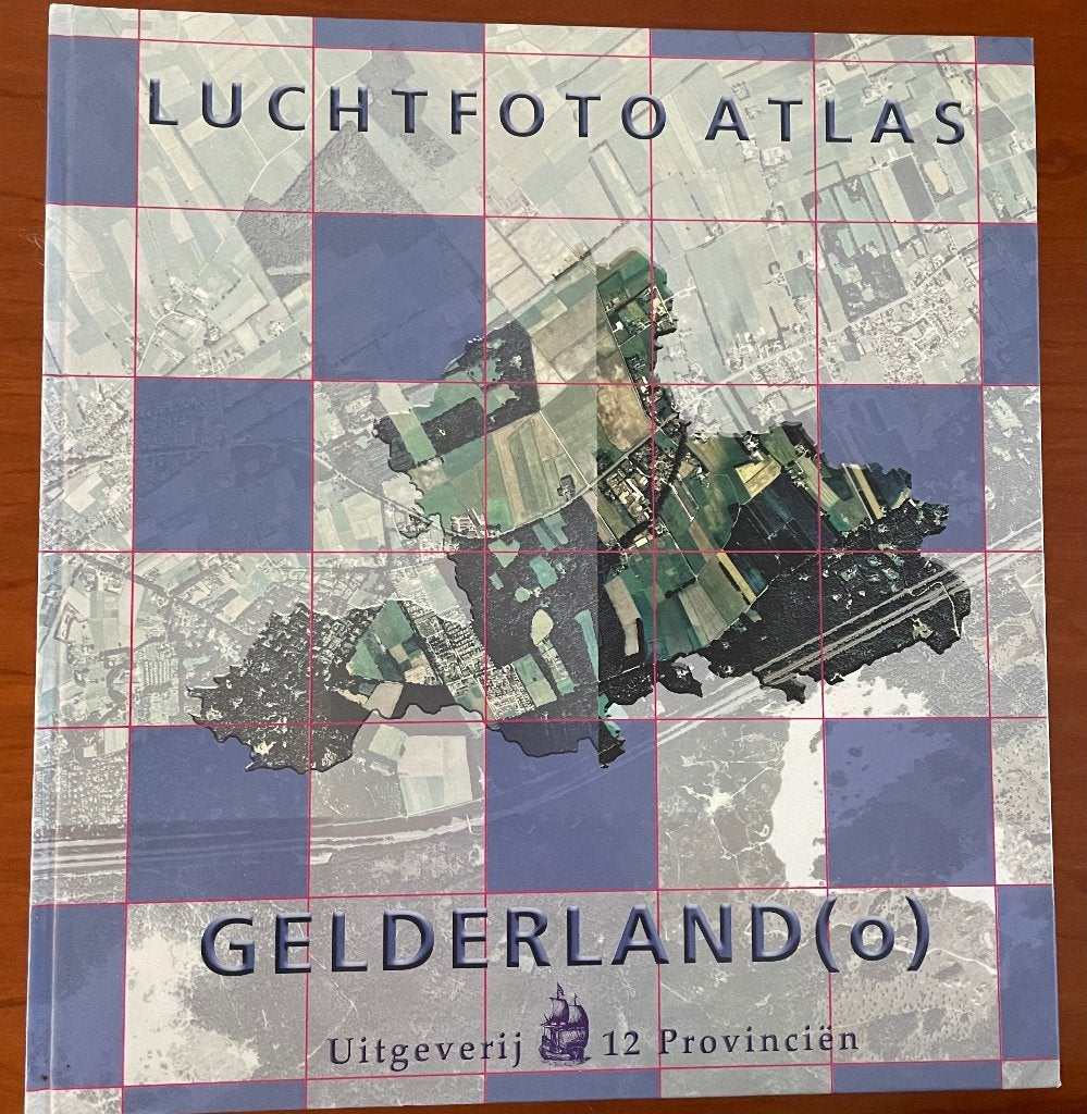 Luchtfoto Atlas / Provincie Gelederland Oost, Overige atlassen, Ophalen of Verzenden, Zo goed als nieuw, 1800 tot 2000
