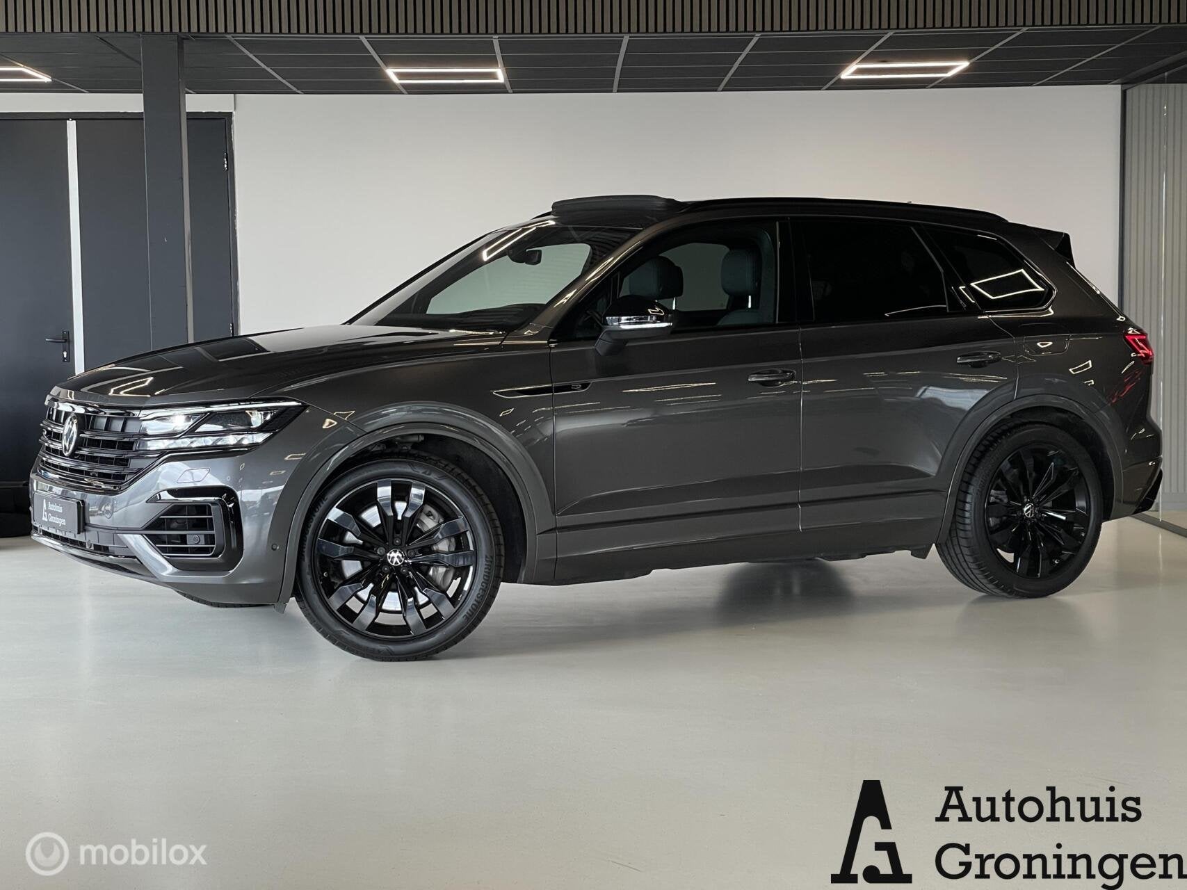 Volkswagen Touareg 3.0 TSI Hybrid R-Line | Pano | Luchtverin, Auto's, Volkswagen, Automaat, Gebruikt, 2995 cc, 462 pk