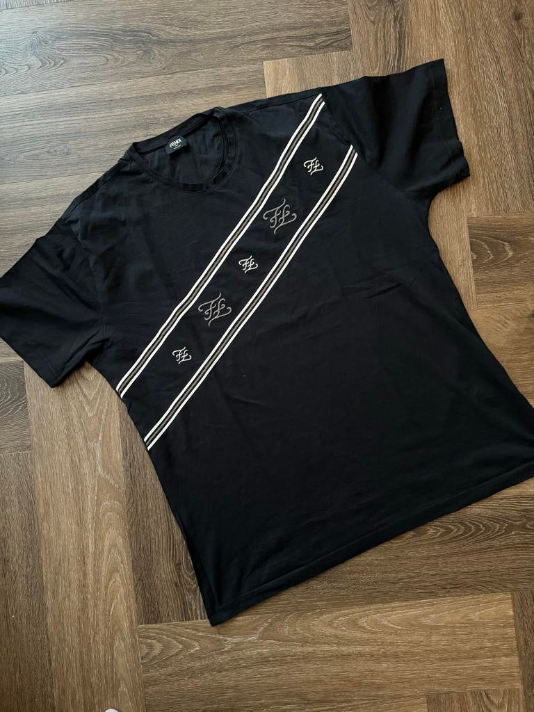 Stijlvol Fendi T-shirt - Zwart met FF-logo - Maat XXL, Ophalen of Verzenden, Zo goed als nieuw, Overige maten, Zwart