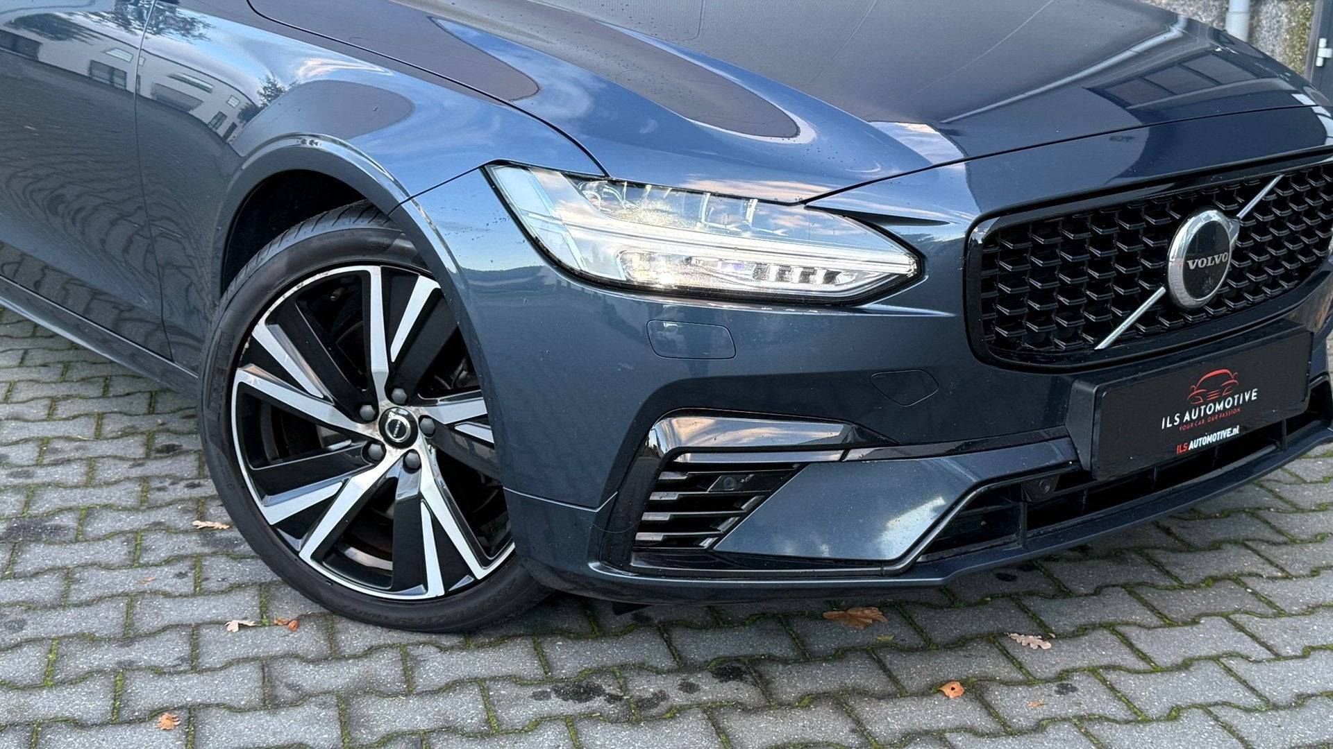 Volvo V90 T6 Recharge R-Design AWD 341pk Pano HUD 360° Trek, Auto's, Automaat, Dealer onderhouden, 4 cilinders, 1969 cc