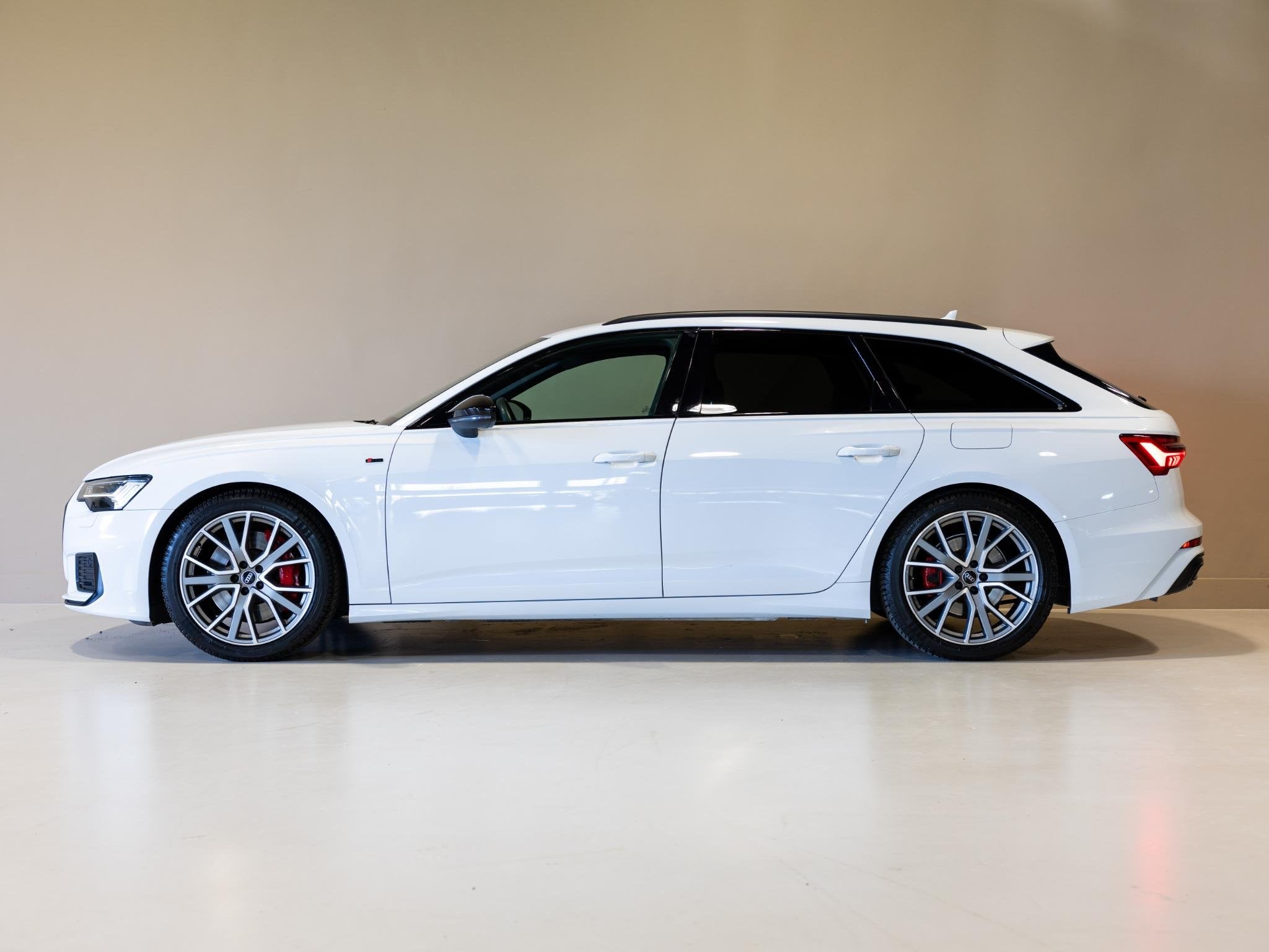 Audi A6 Avant 55 TFSI e quattro Competition SoH 90% 367pk /, Auto's, Automaat, Gebruikt, 4 cilinders, Parkeersensor