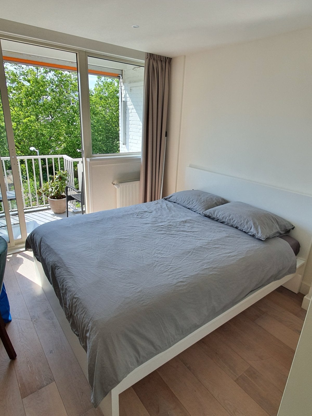 IKEA MALM bed (160x200), matras en nachtkastje, Ophalen, Gebruikt, Wit, Tweepersoons