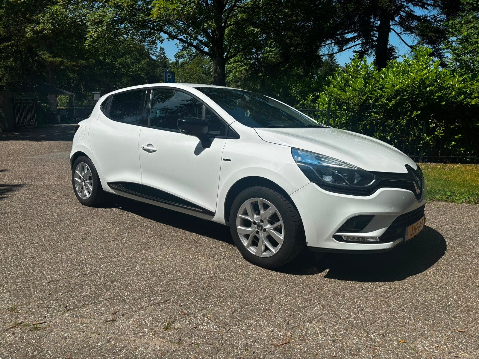 Hele nette Renault Clio 1.2 54KW 5-DRS 2018 Wit, Voorwielaandrijving, 565 kg, Zwart, 4 cilinders