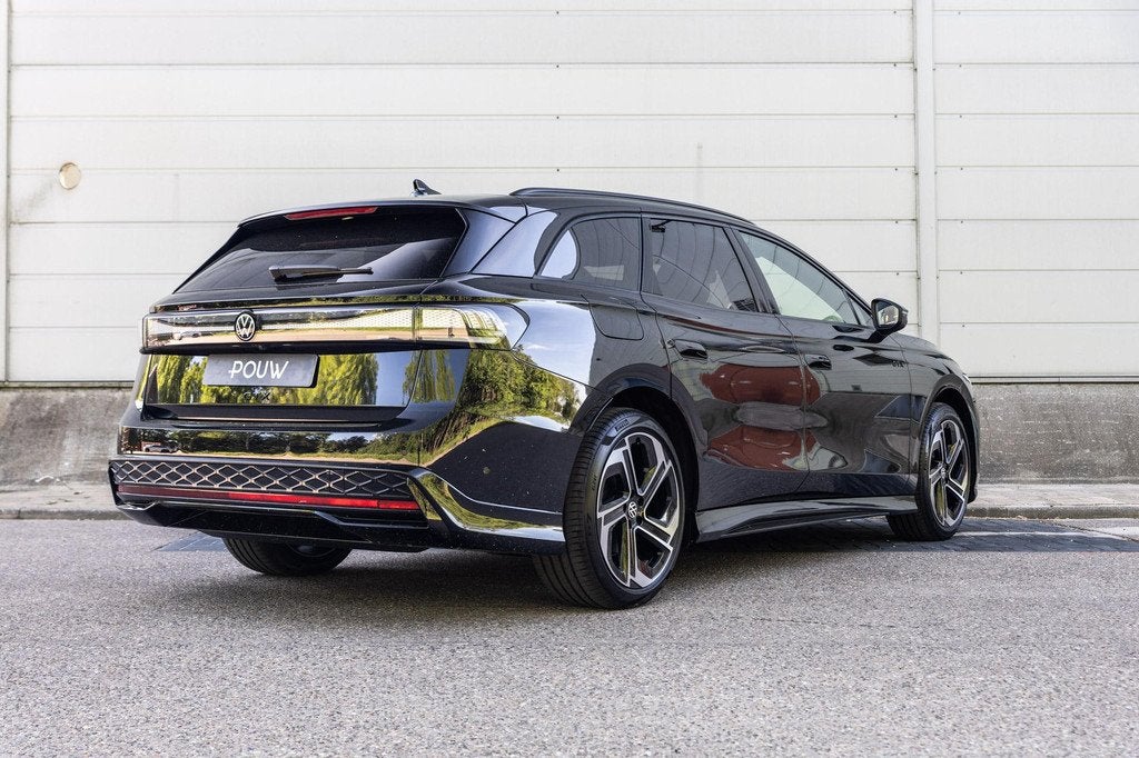 Volkswagen ID.7 Tourer 340pk GTX Limited Edition 86 kWh | Tr, Auto's, Volkswagen, 12 maanden, 2240 kg, Zwart, 585 km