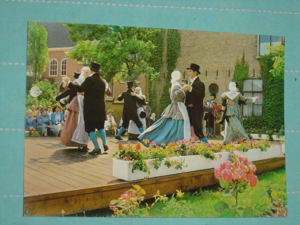 2) Kleuren ansichtkaart Klederdracht Friesland, Ophalen of Verzenden, Ongelopen, Friesland