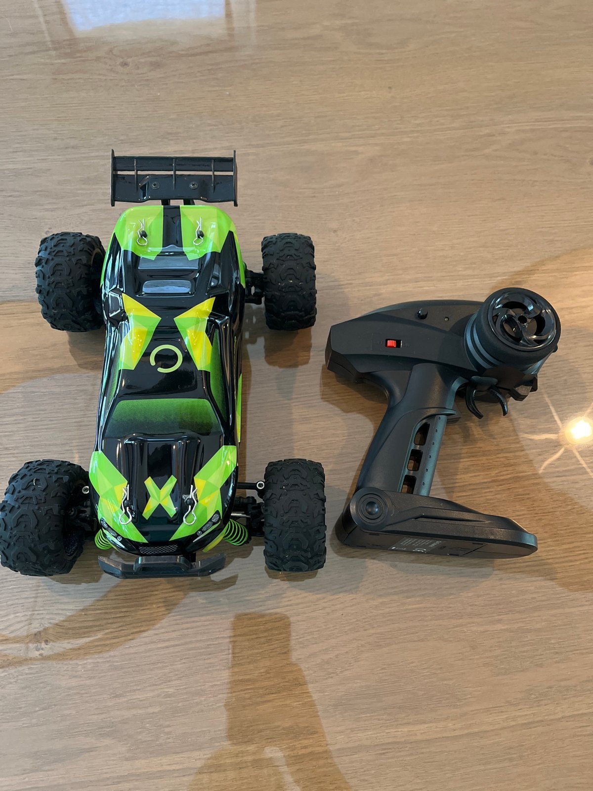 OVERMAX X-Monster RC Auto - Zo goed als  nieuw, Hobby en Vrije tijd, Modelbouw | Auto's en Voertuigen, Overige merken, 1:50 of kleiner
